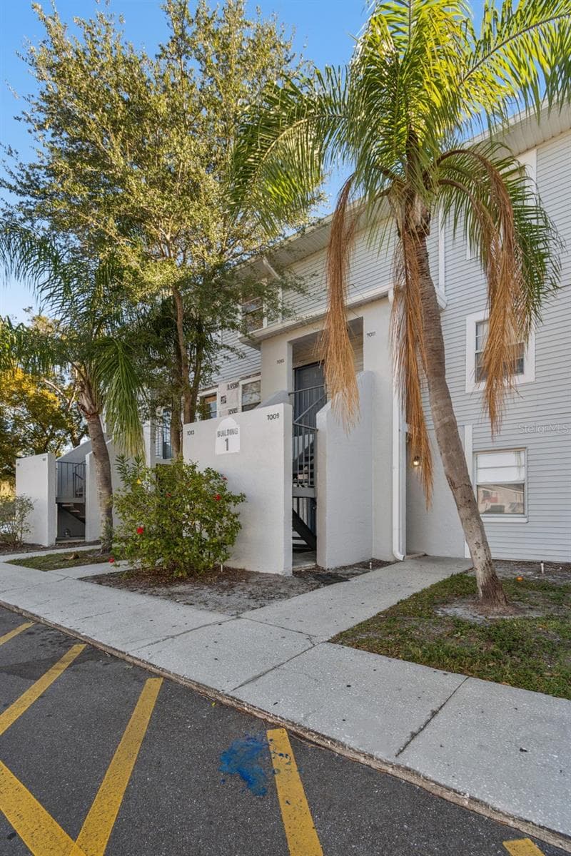 7015 Waterside Dr #1 photo 3