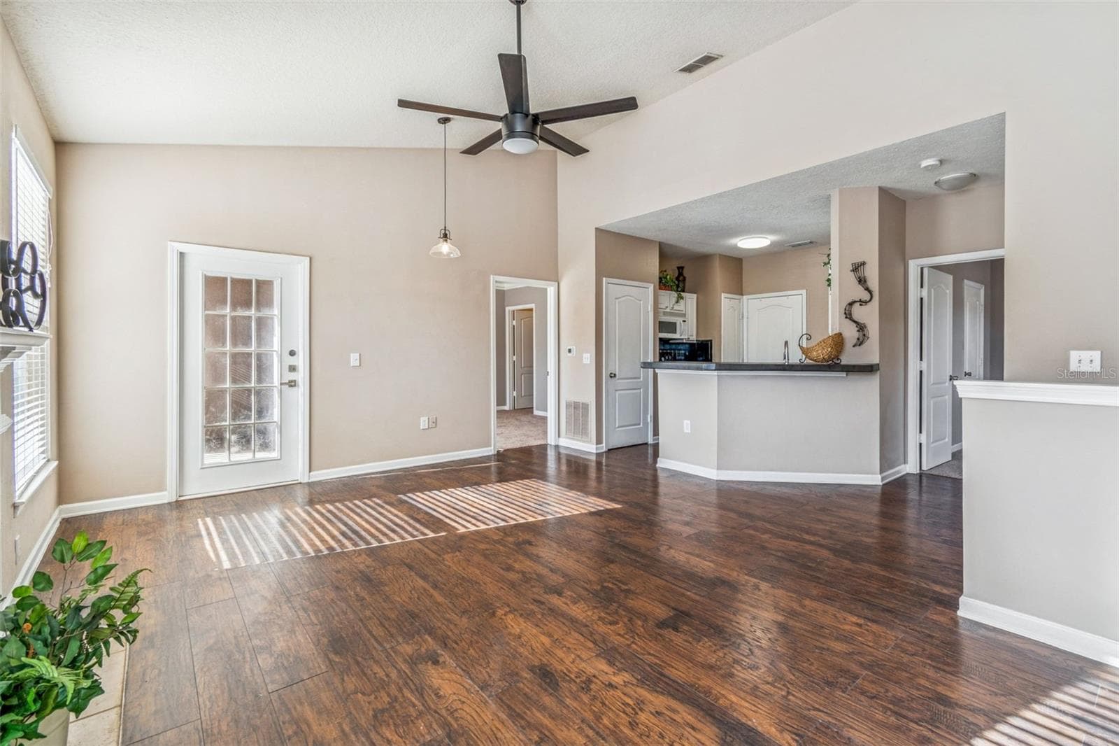 10434 Villa View Cir photo 4