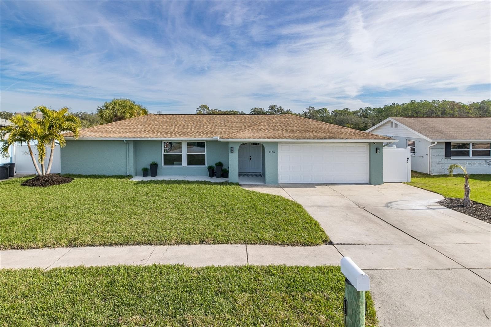 1166 Chancellor Dr photo 4