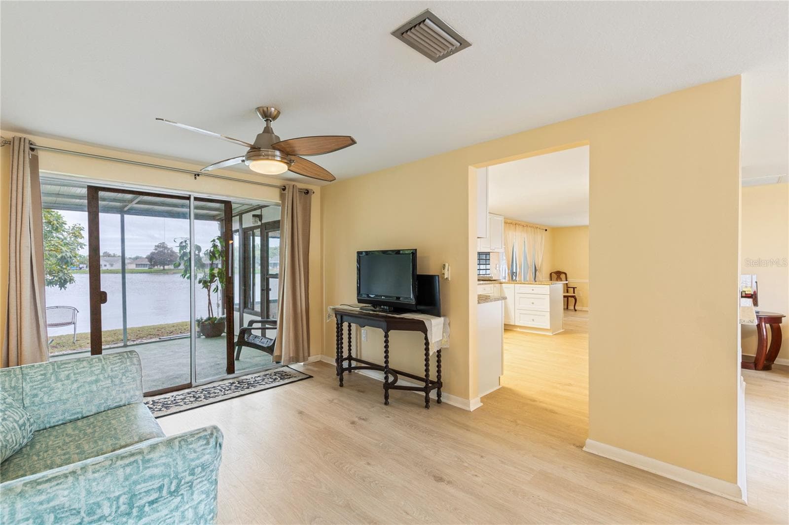 3228 Rock Valley Dr photo 5