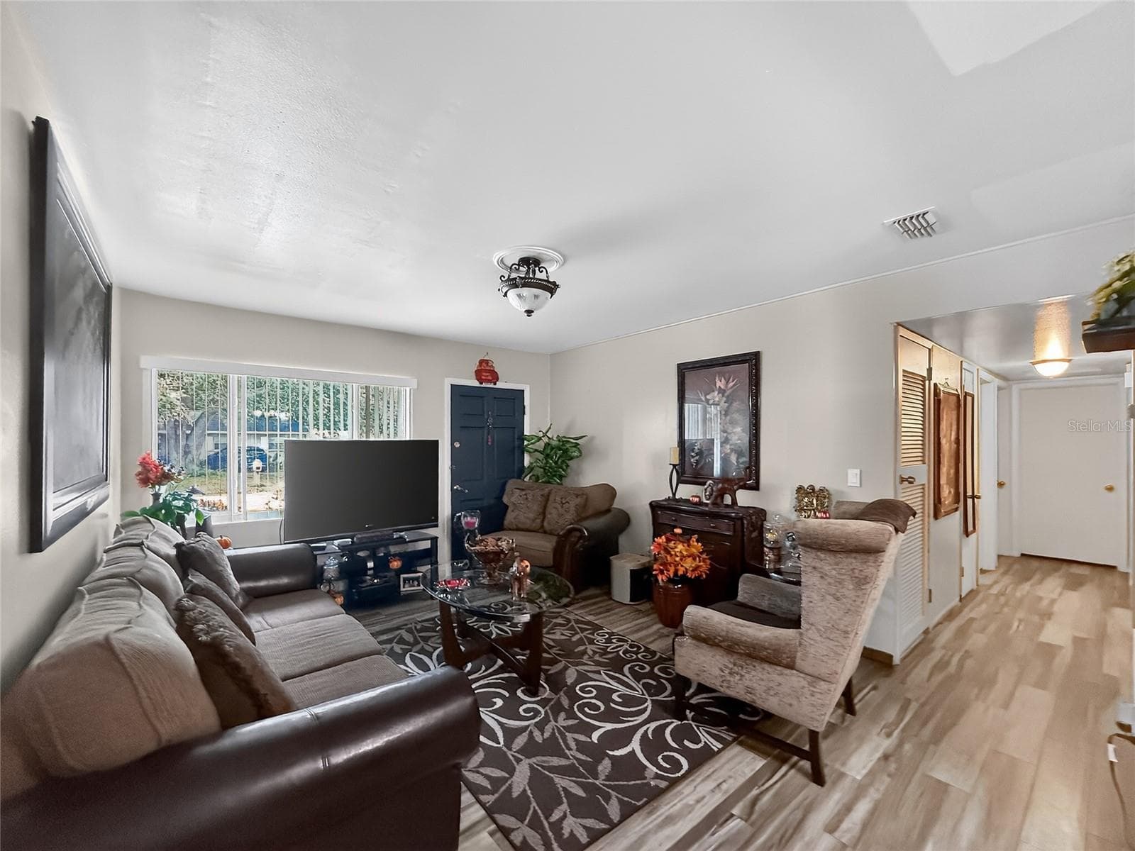 8009 Cornwall Ln photo 3