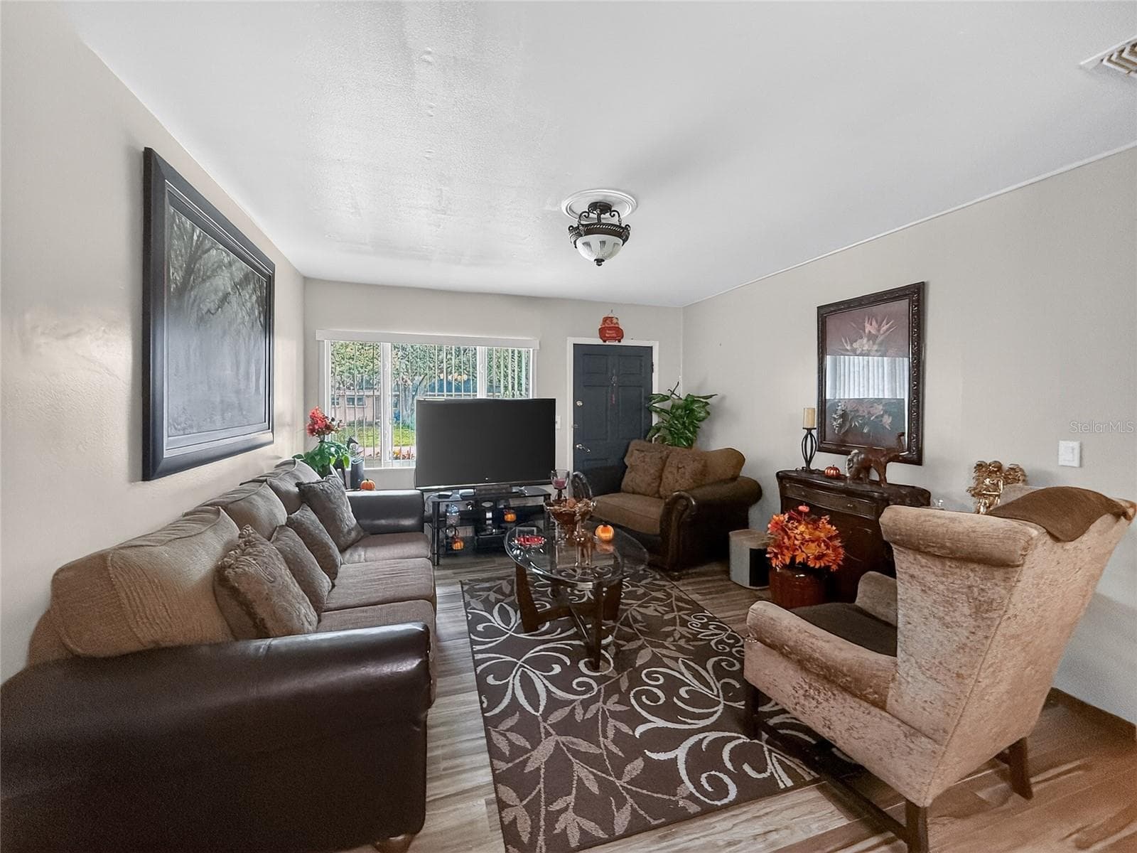 8009 Cornwall Ln photo 4