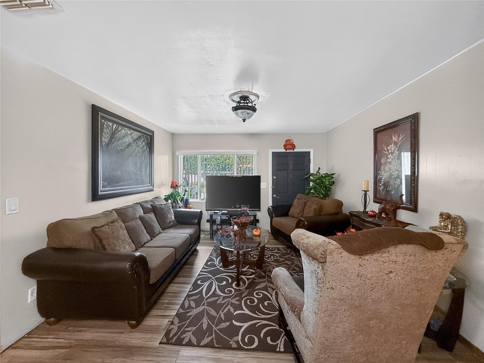8009 Cornwall Ln photo 5