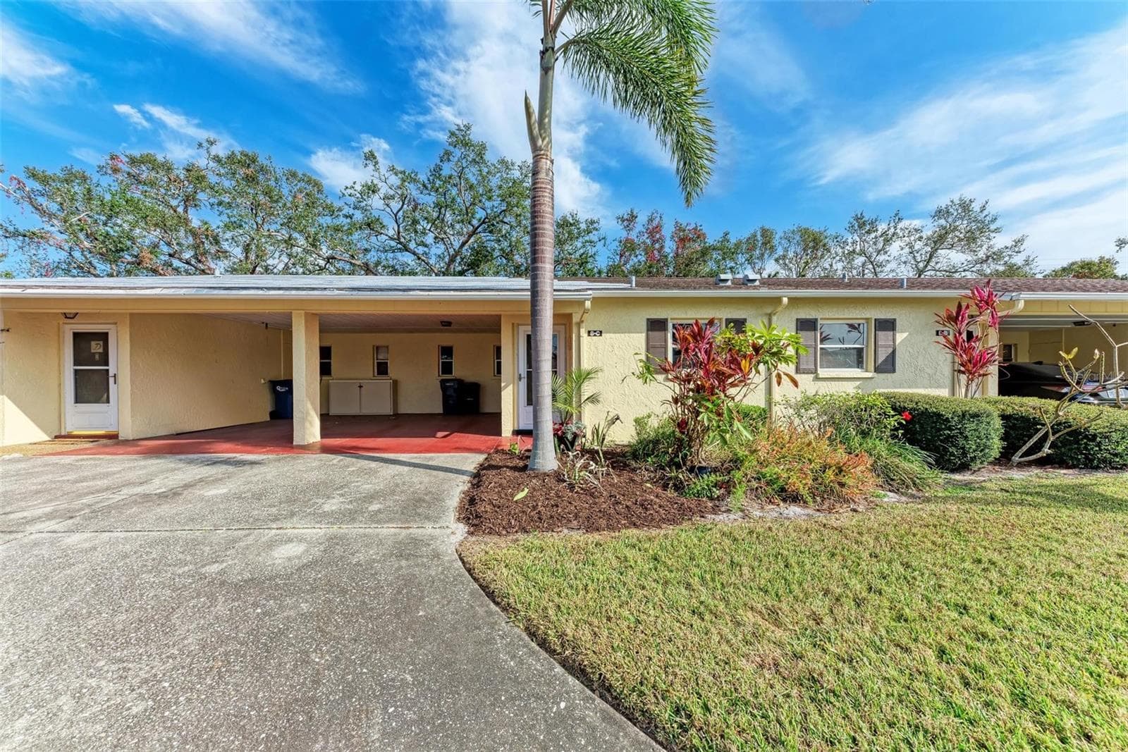 390 301 Blvd W #8C photo 3