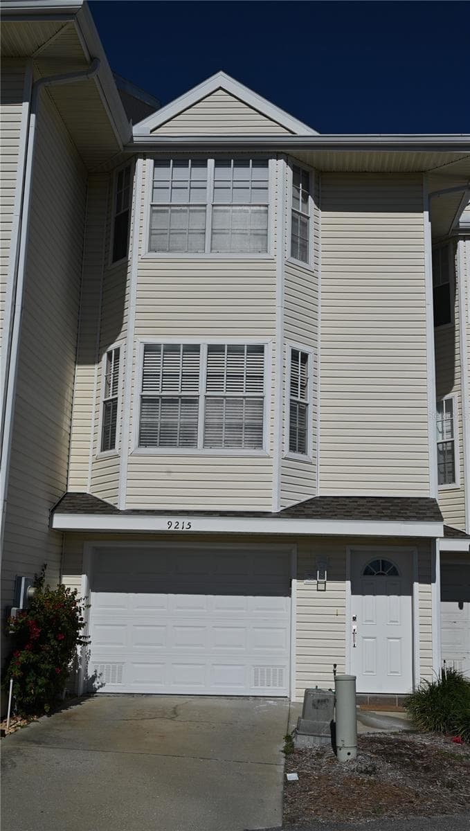 9215 Captiva Cir