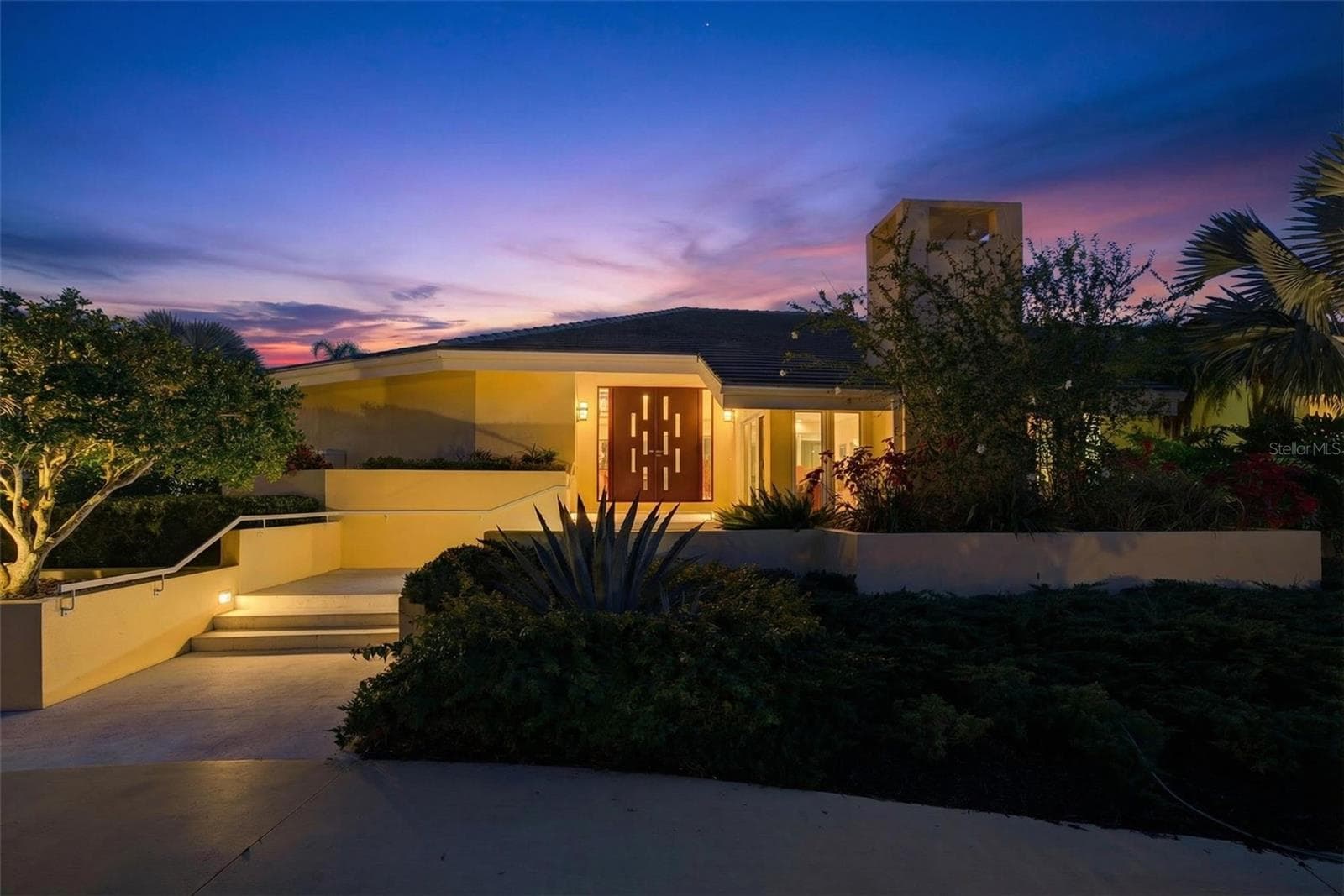 1571 Harbor Cay Ln photo 4
