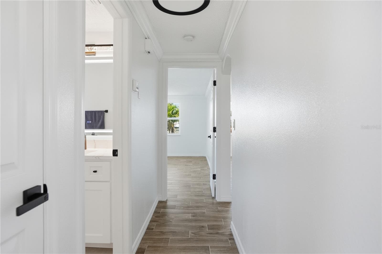 9837 Island Harbor Dr photo 4