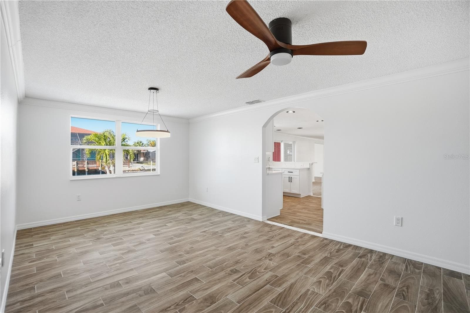 9837 Island Harbor Dr photo 5