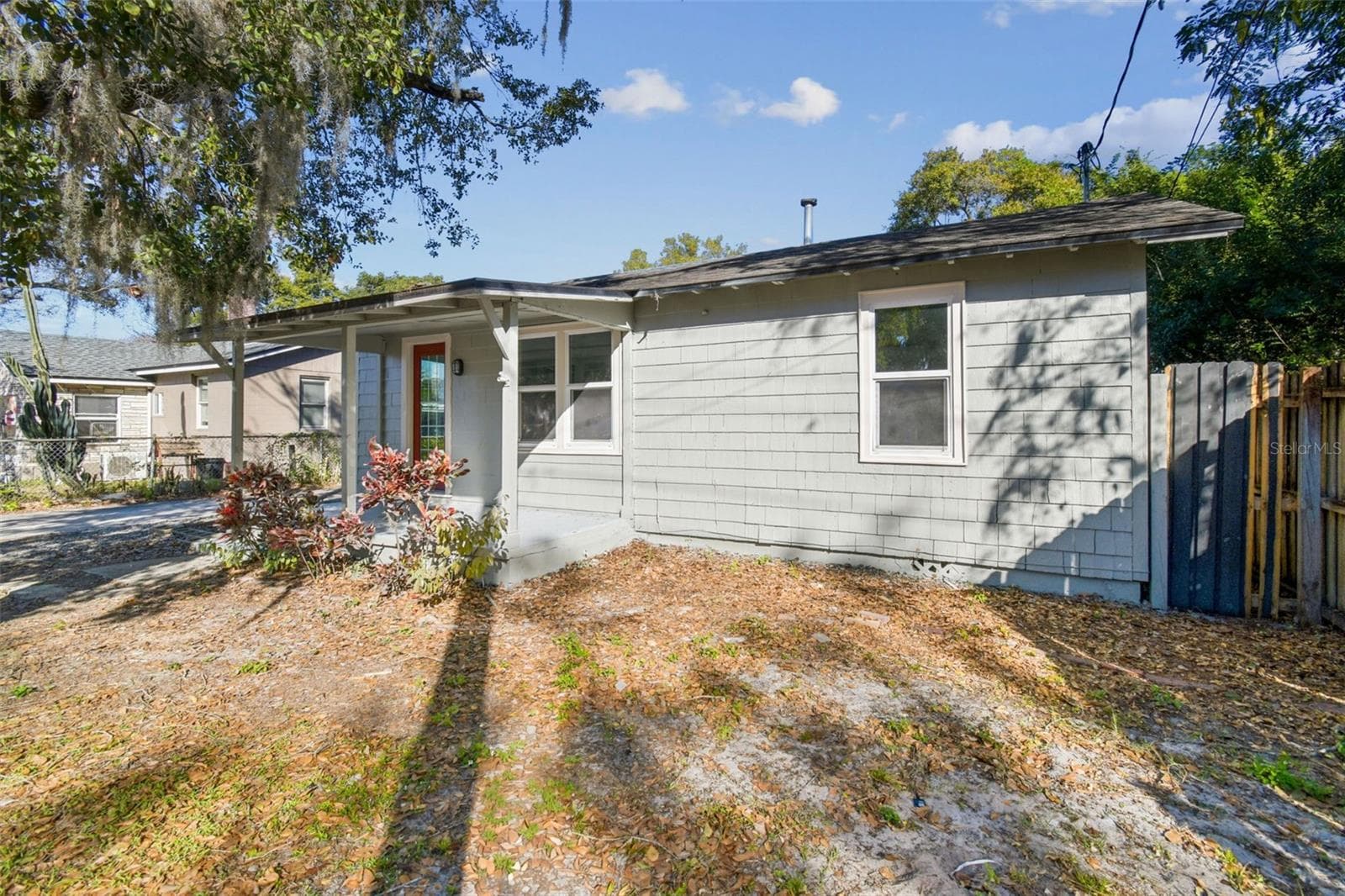 2308 Everett St photo 4