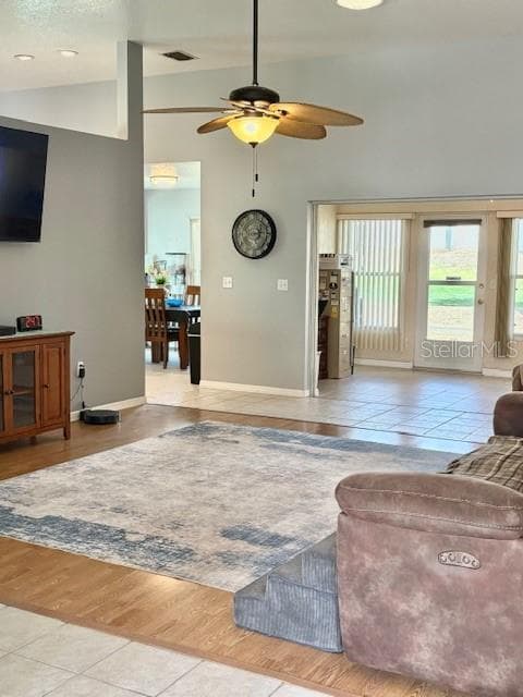 422 Harbourview Dr photo 4