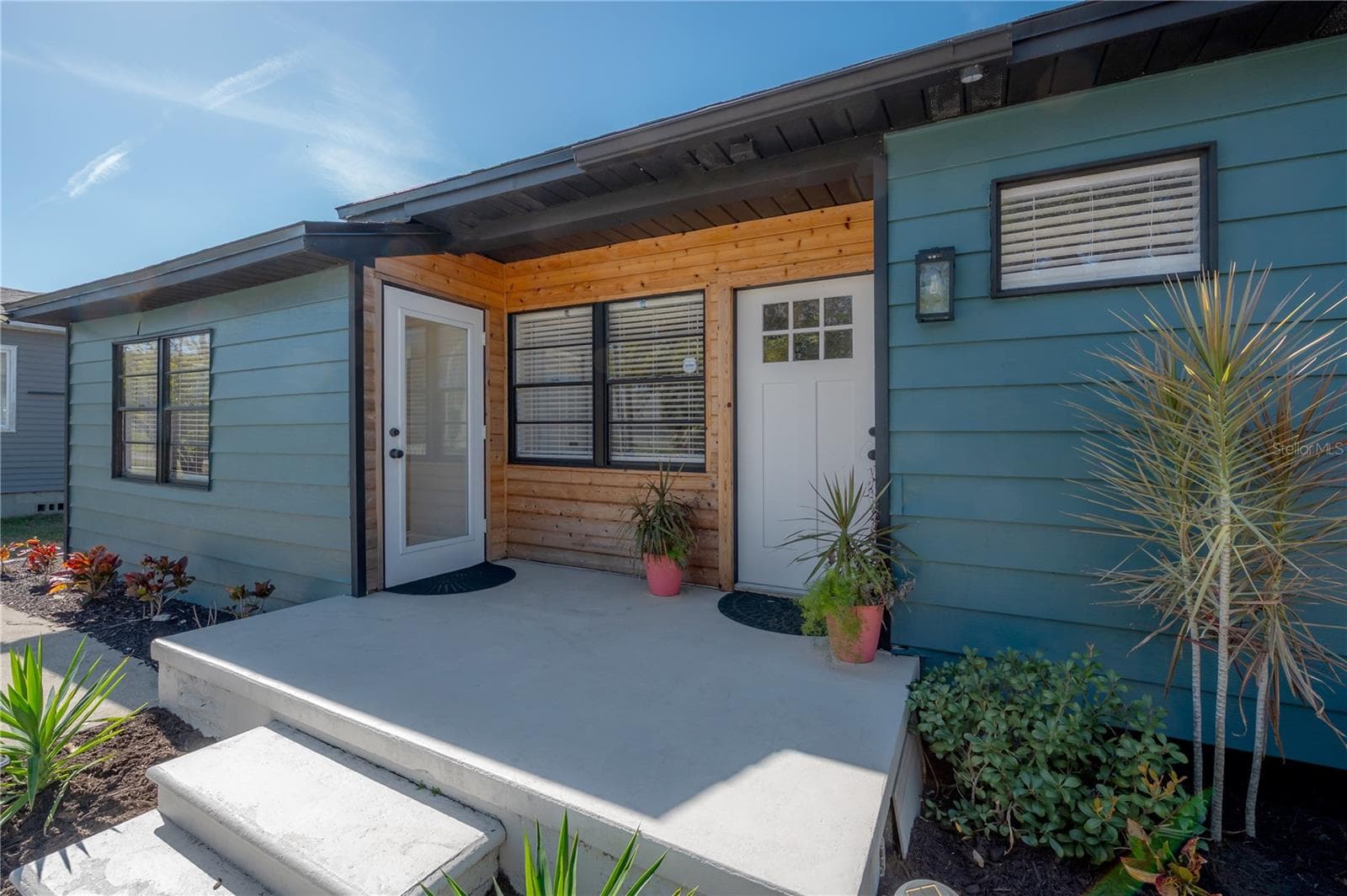 4110 N Marguerite St photo 3