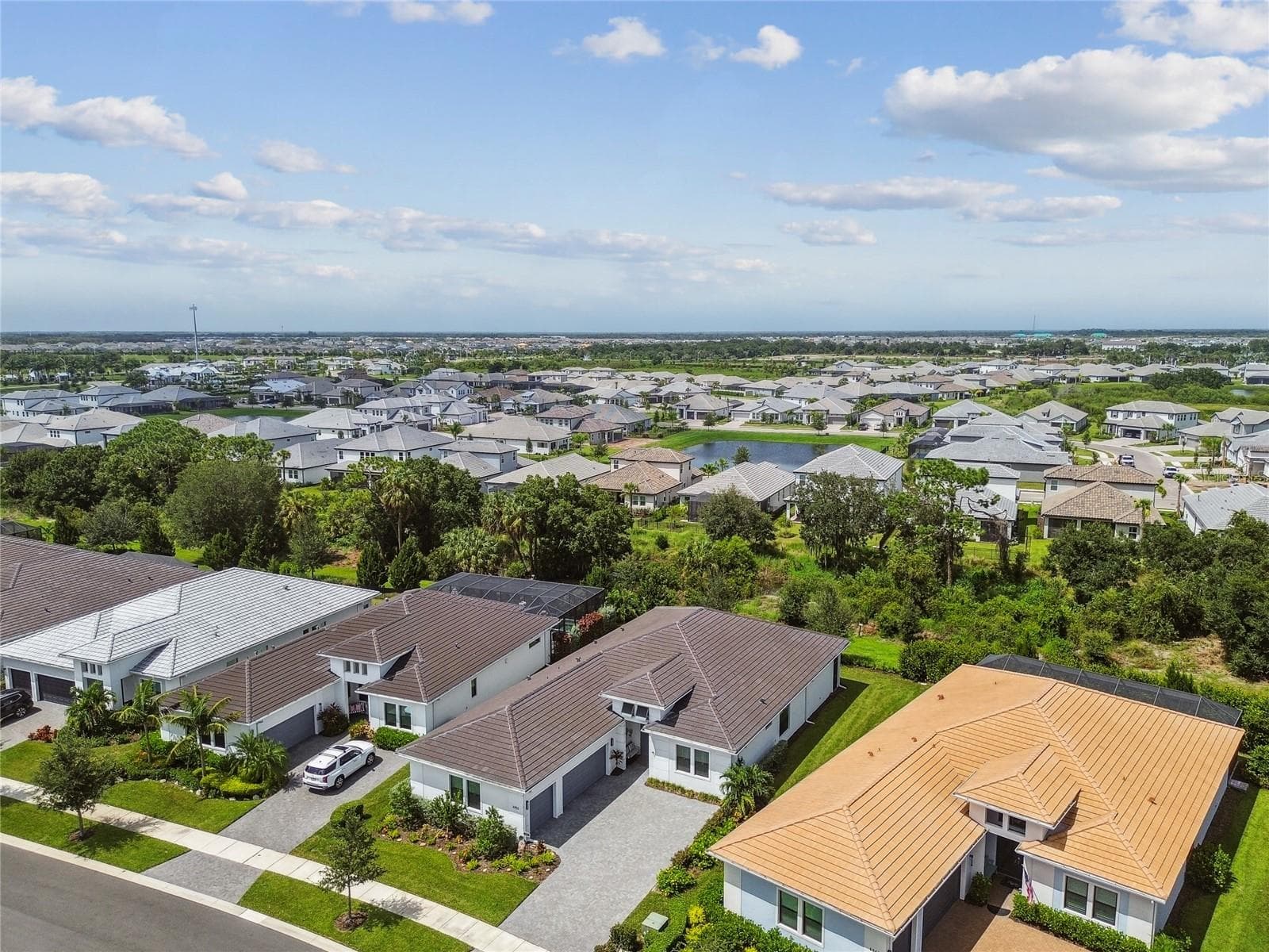 4952 Surfside Cir photo 3