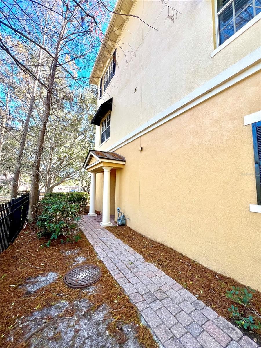 809 Harbor Oak Ln photo 3