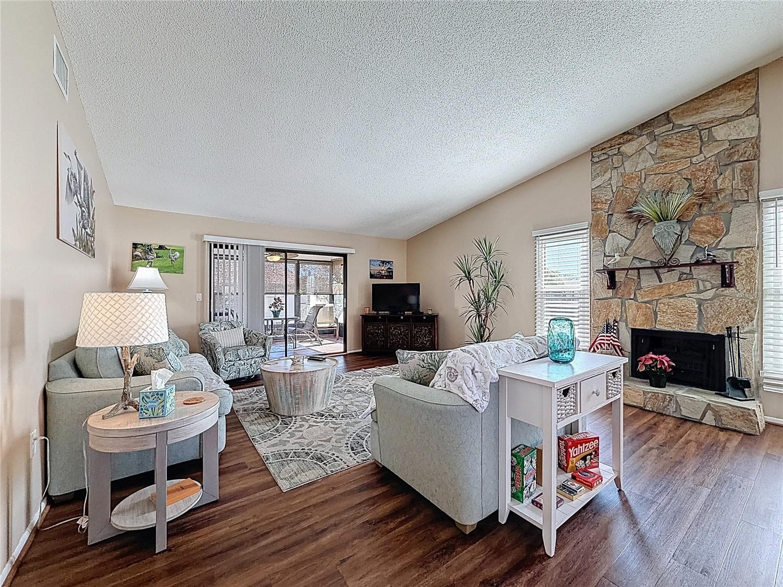 9961 Eagles Point Cir #4