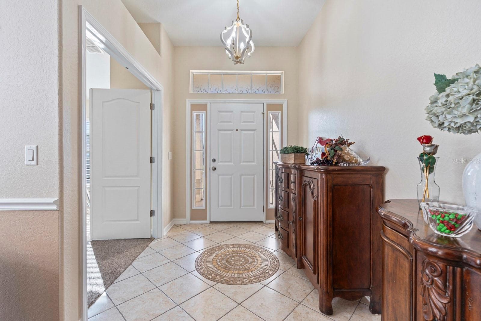 6838 Shimmering Dr photo 4