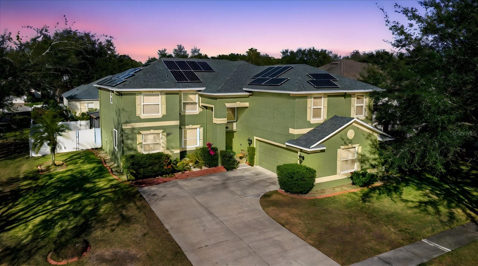 2717 Avon River Dr