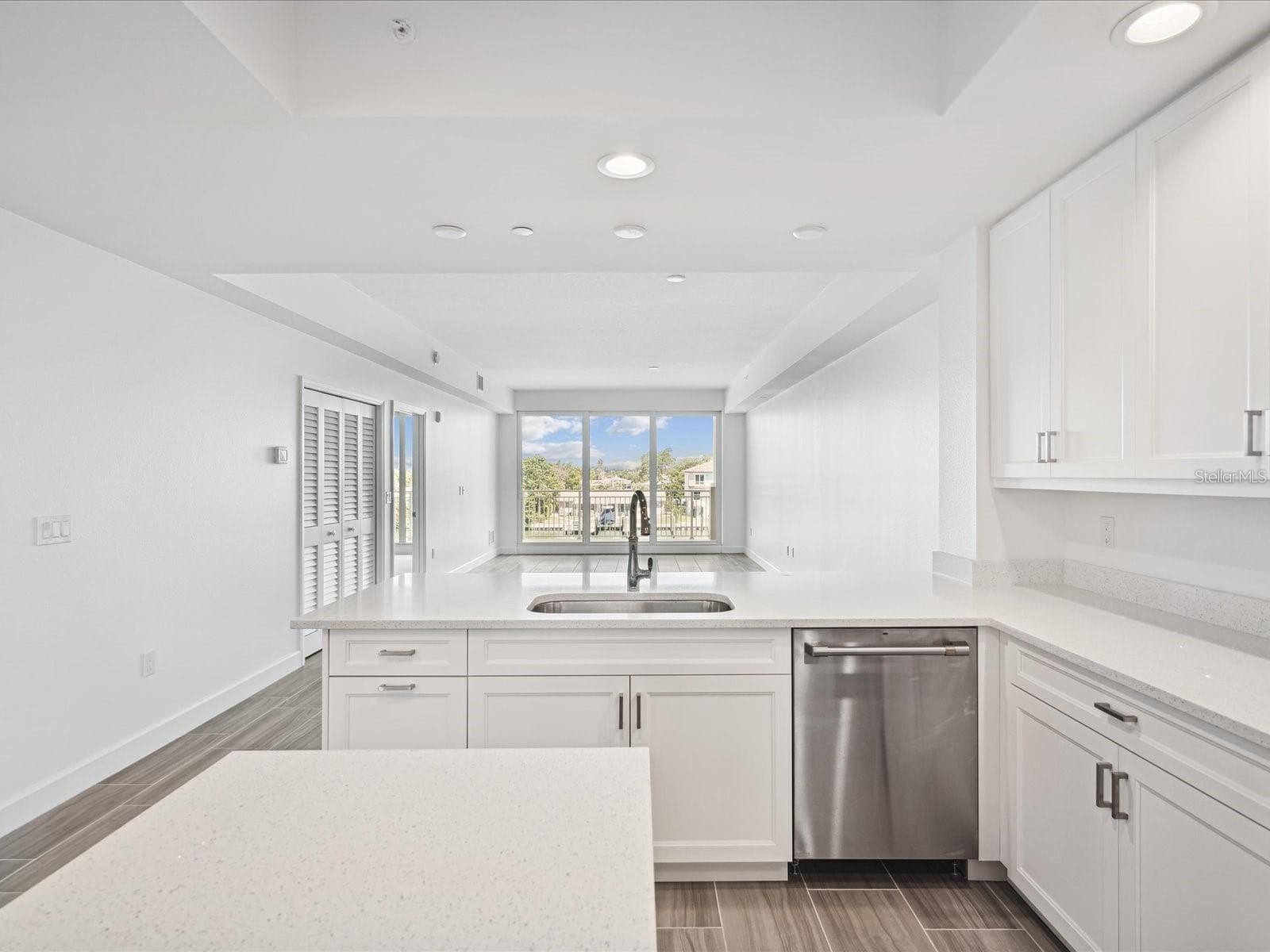 125 Island Way #304 photo 5