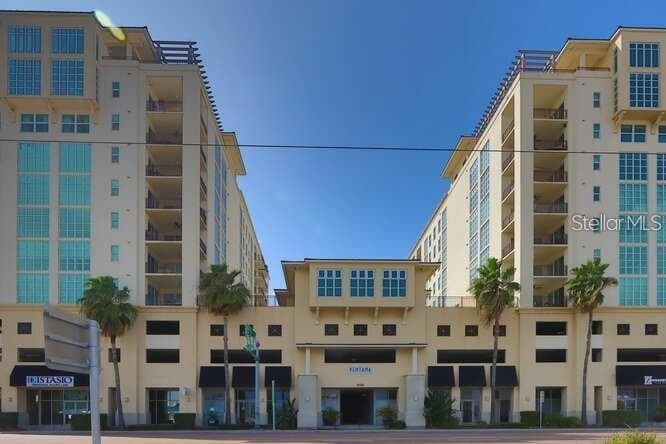 1227 E Madison St #601