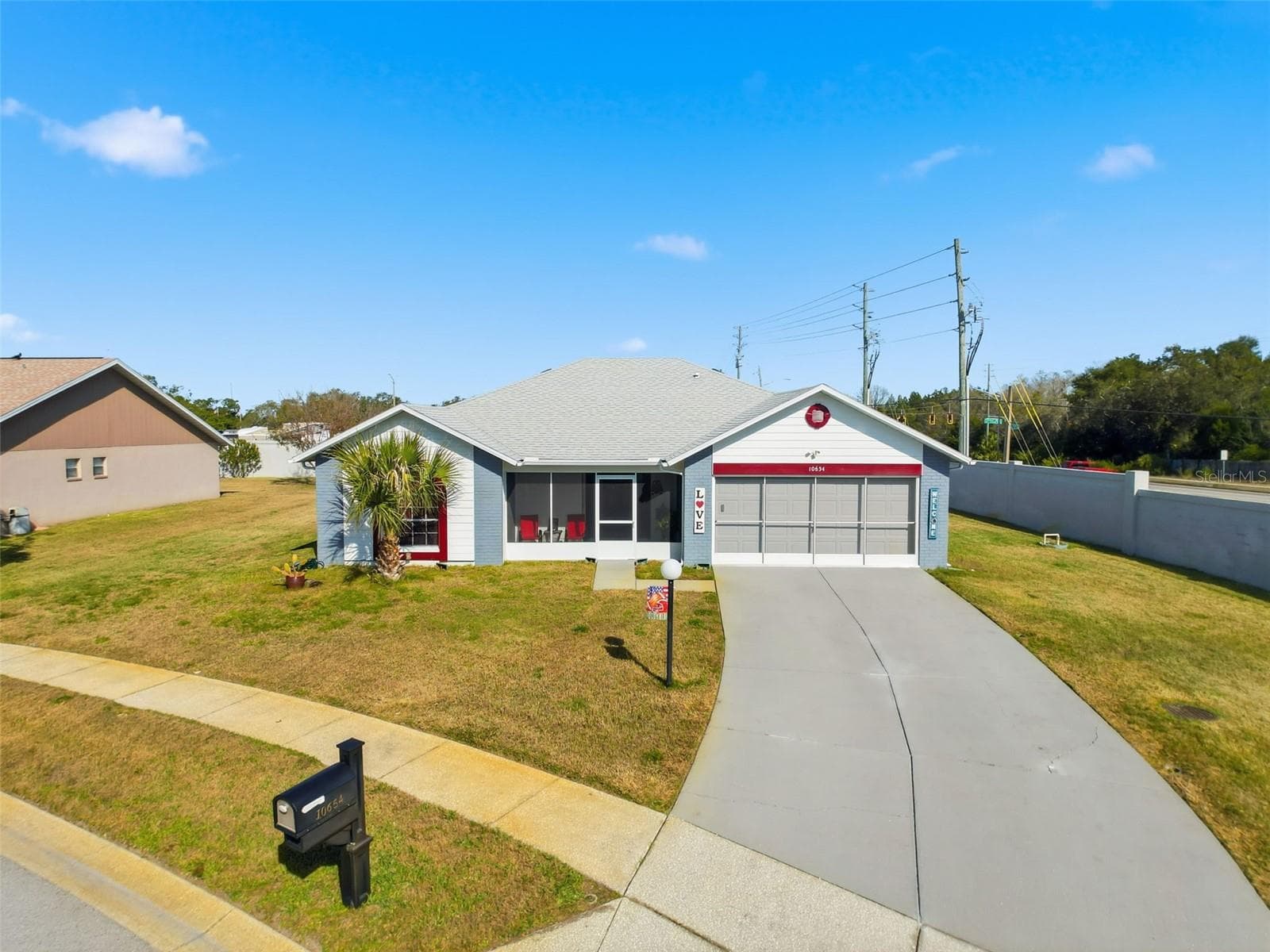 10654 Fallen Leaf Ln photo 3