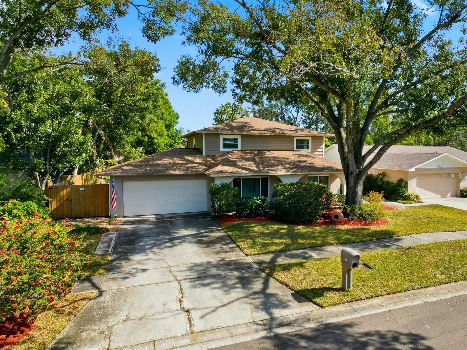 7923 Singing Court Pl photo 5