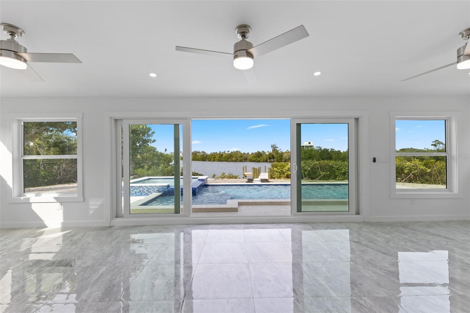 910 Bayshore Dr photo 5