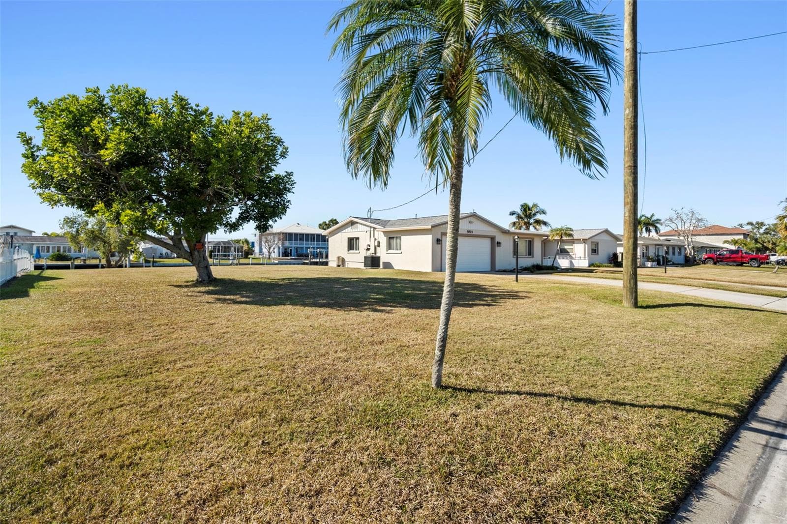 5003 Commonwealth Rd photo 4