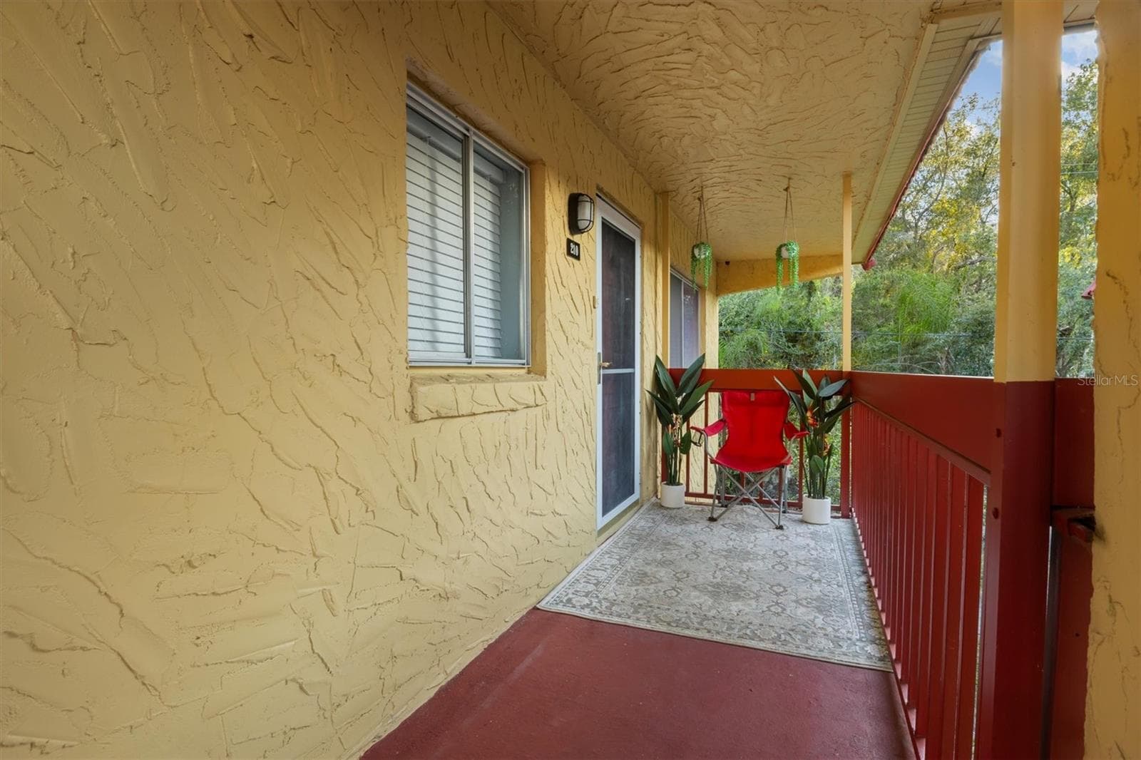 400 El Camino Dr #210 photo 4