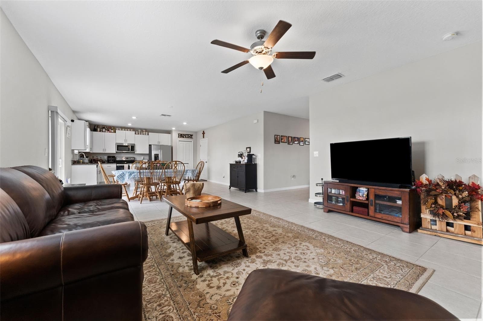 1454 Tahitian Sunrise Dr photo 3