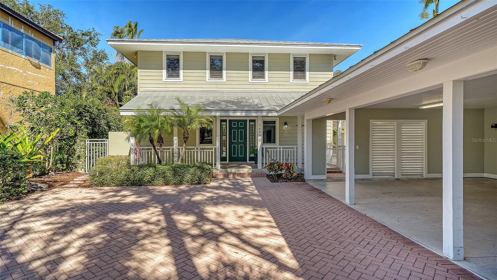 1695 Hyde Park St photo 3