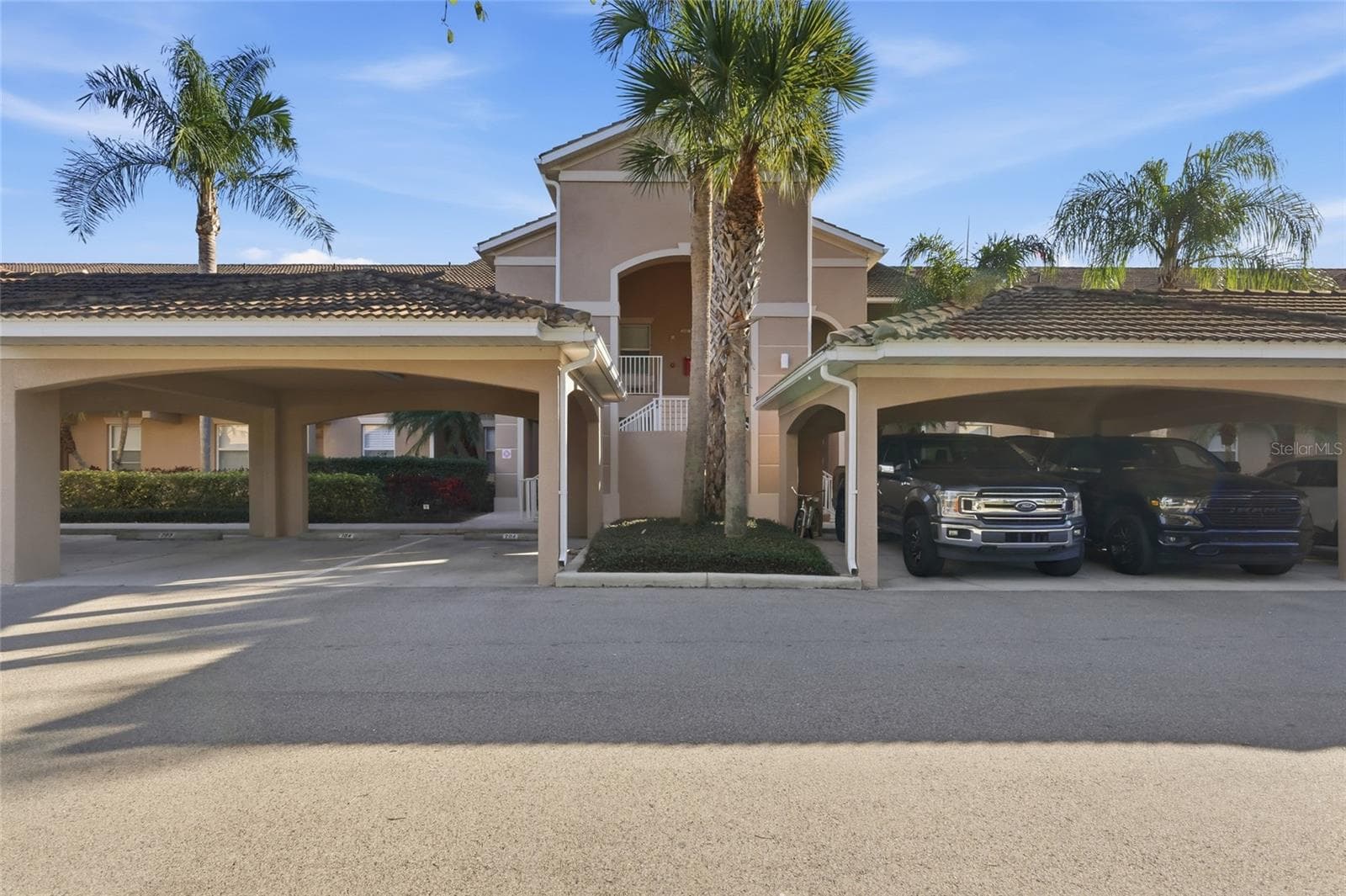 803 Fairwaycove Ln #205 photo 3