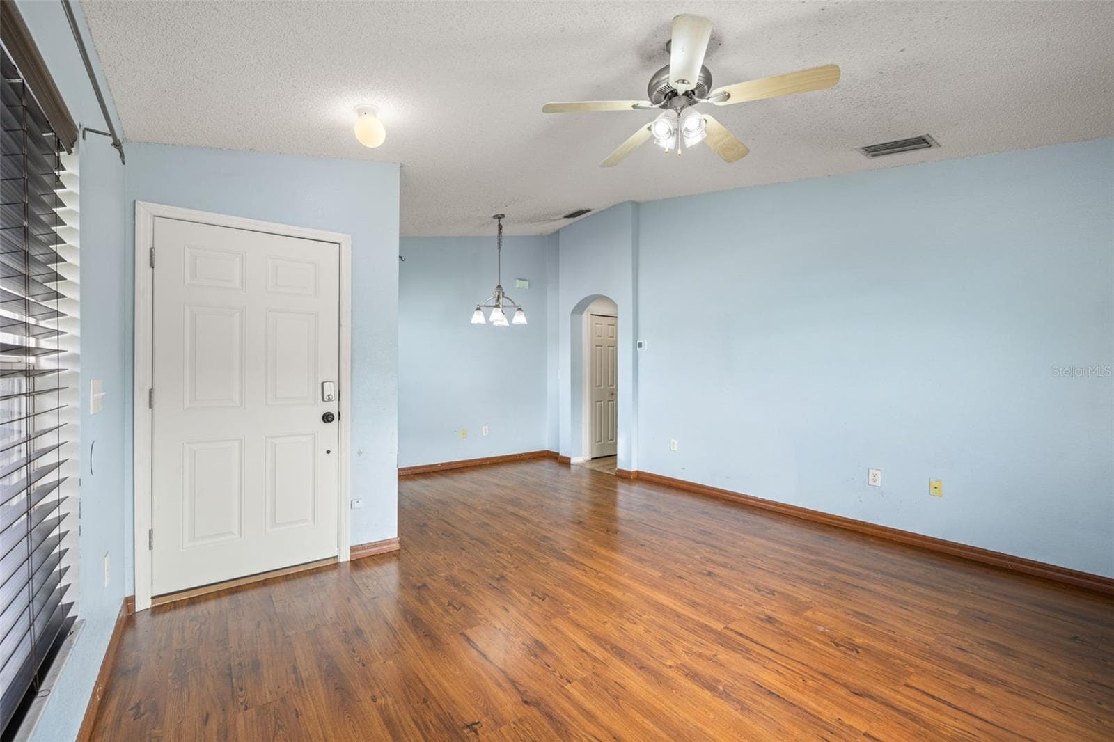 6114 School House CT photo 5