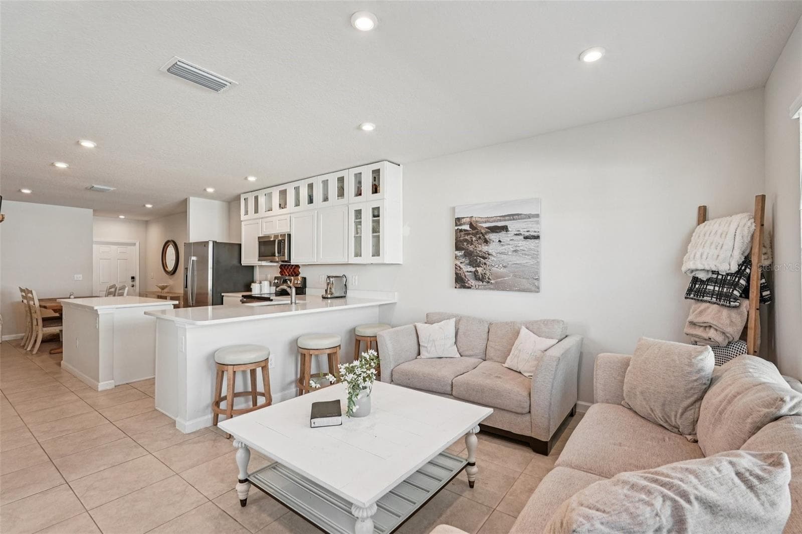 14229 Crimson Ave photo 4