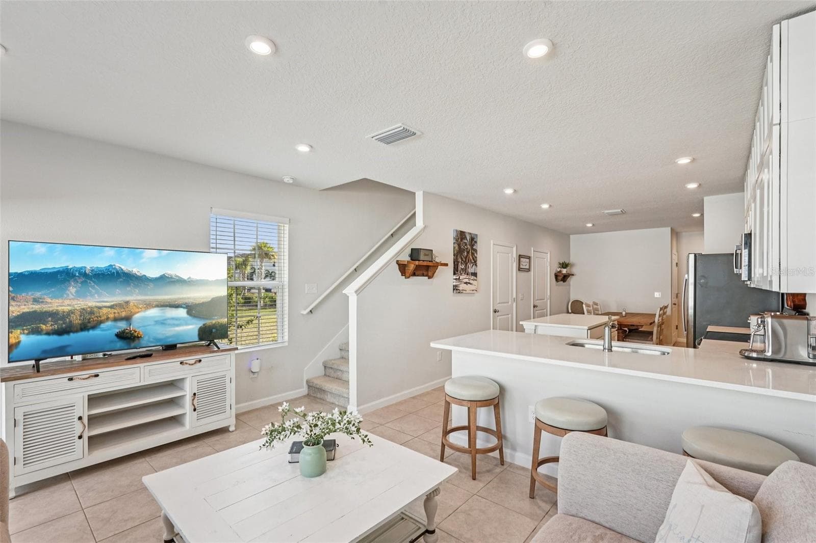 14229 Crimson Ave photo 5