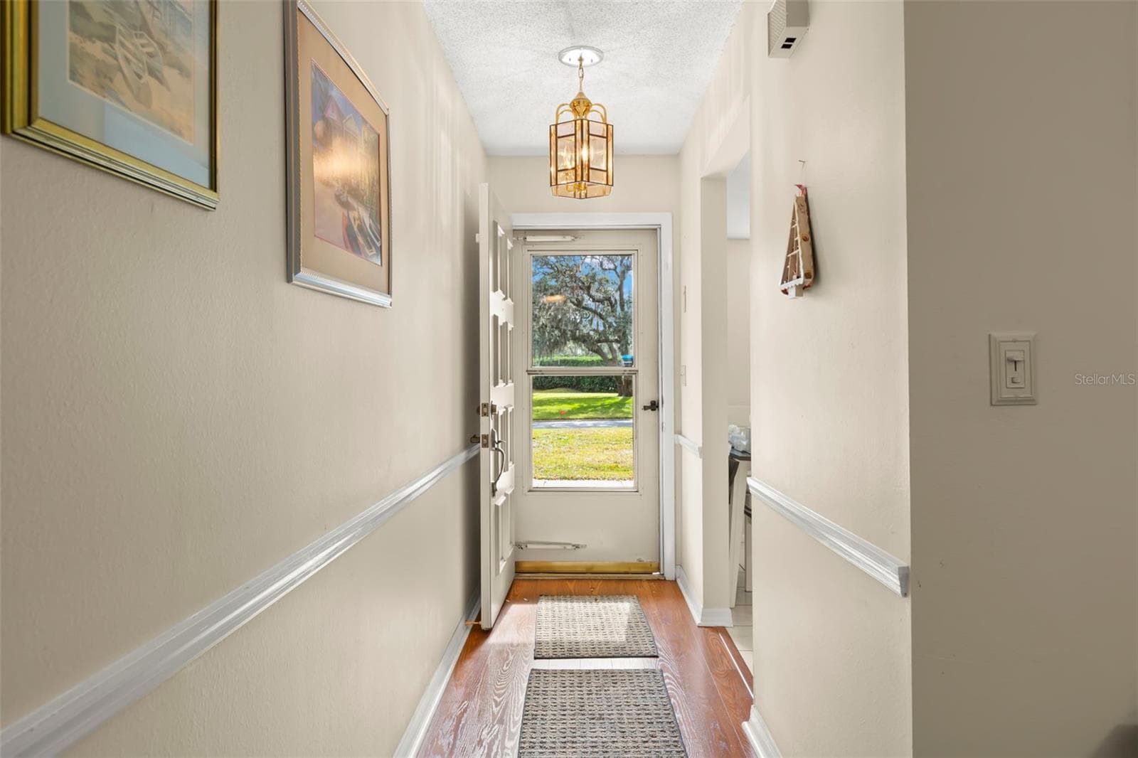 1084 Dunrobin Dr #D photo 4
