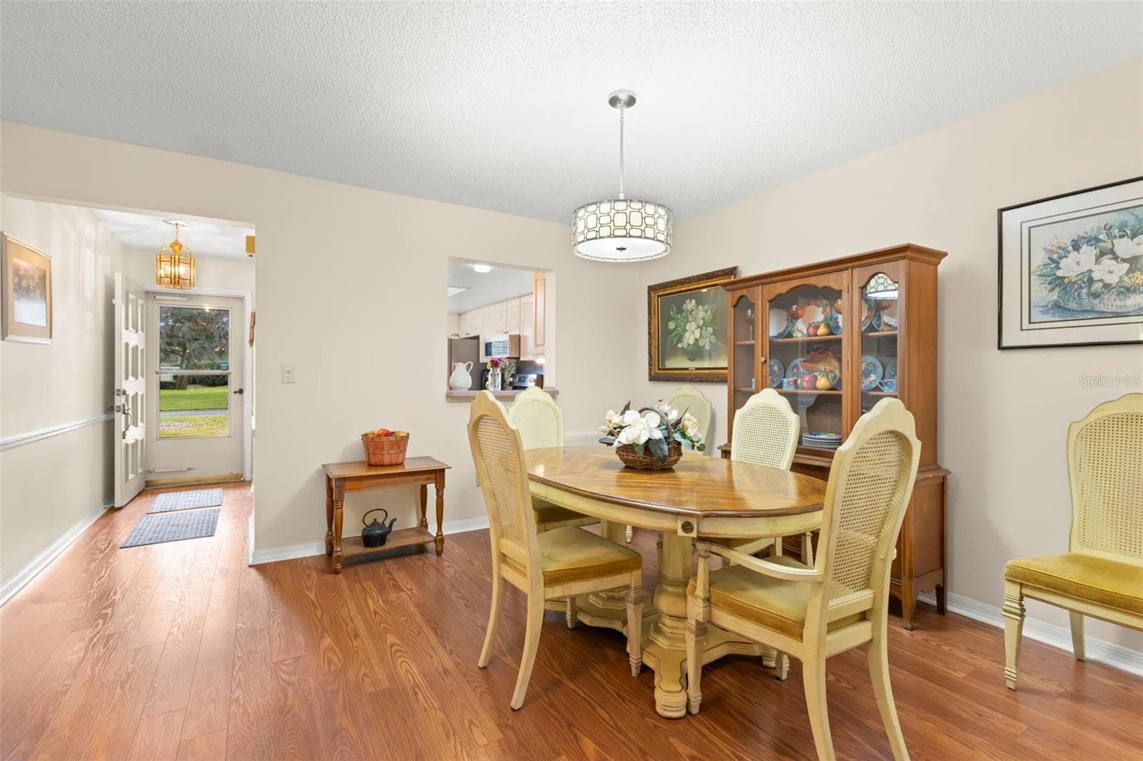 1084 Dunrobin Dr #D photo 5