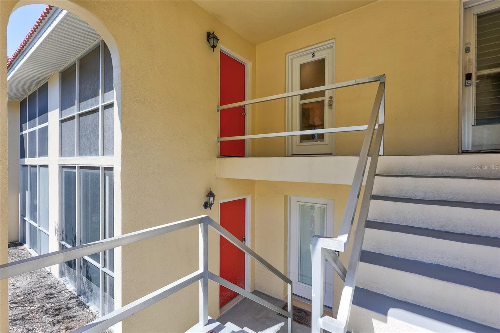 137 Avenida Messina #3 photo 3