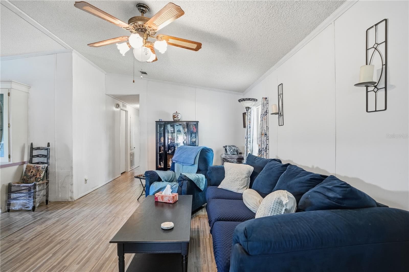 2757 Kingswood Cir photo 4