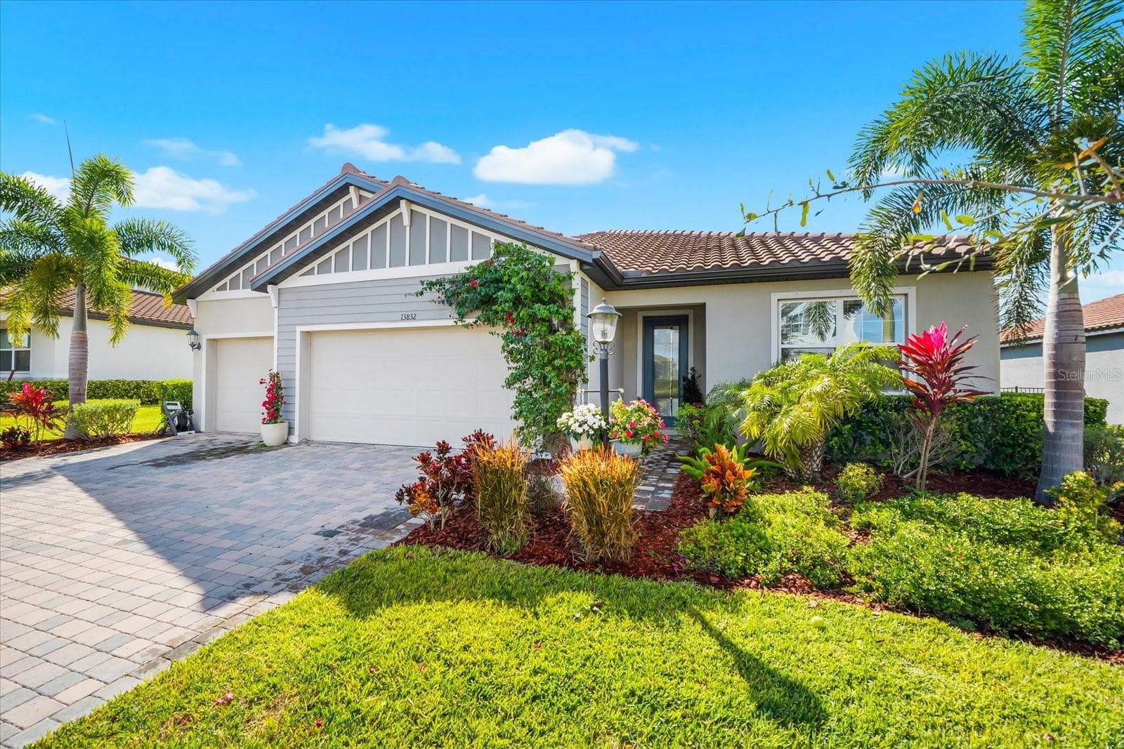 13832 Green Hammock Pl