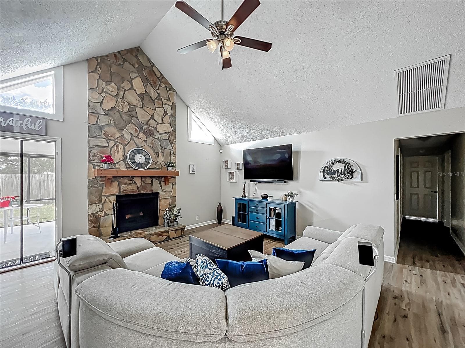 340 Vail Dr photo 5