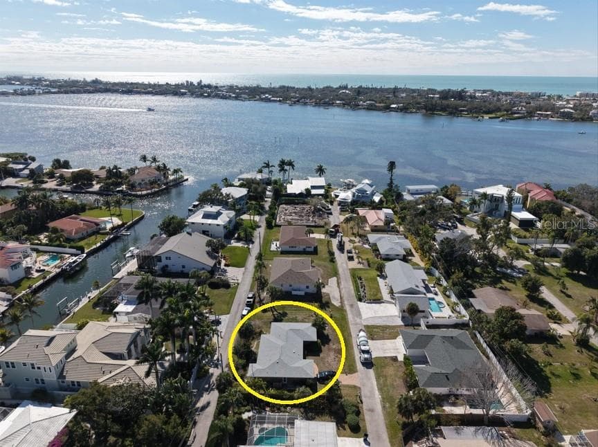 1648 Idle Ln photo 3