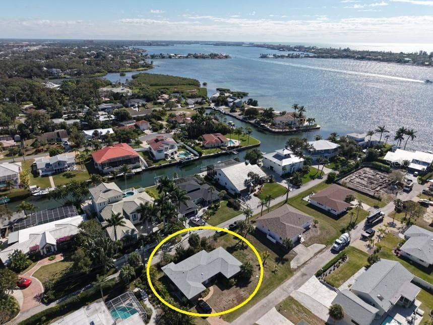 1648 Idle Ln photo 5