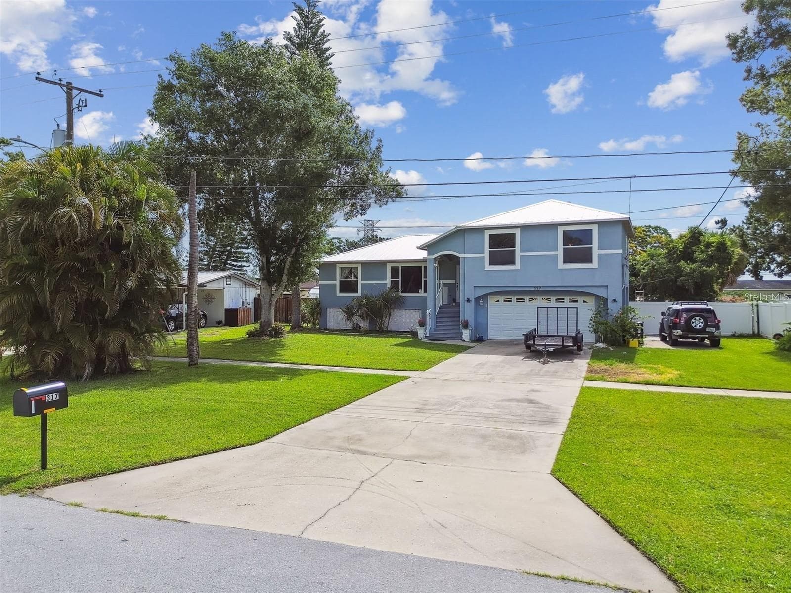 317 Shore Dr E photo 3