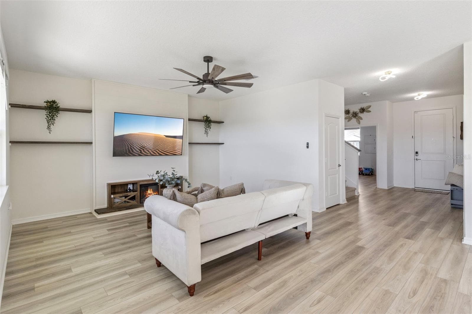 1280 Denali Dr photo 3