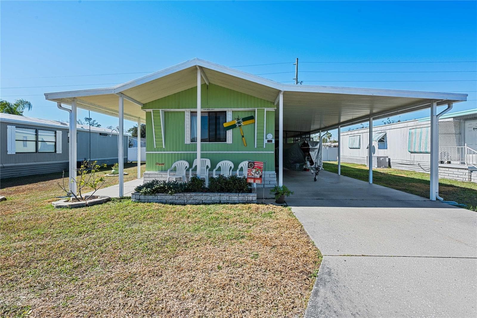 5305 Antigua Dr photo 3