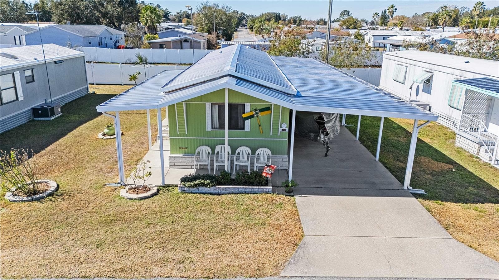 5305 Antigua Dr photo 4