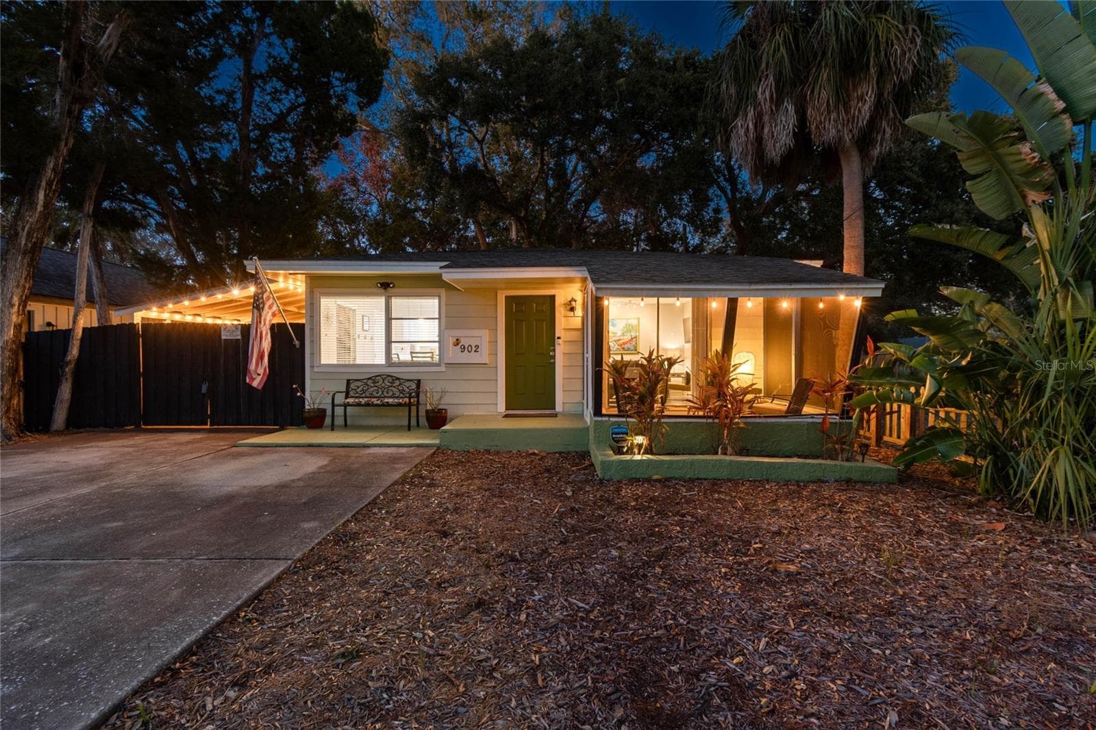 902 Beltrees St photo 3