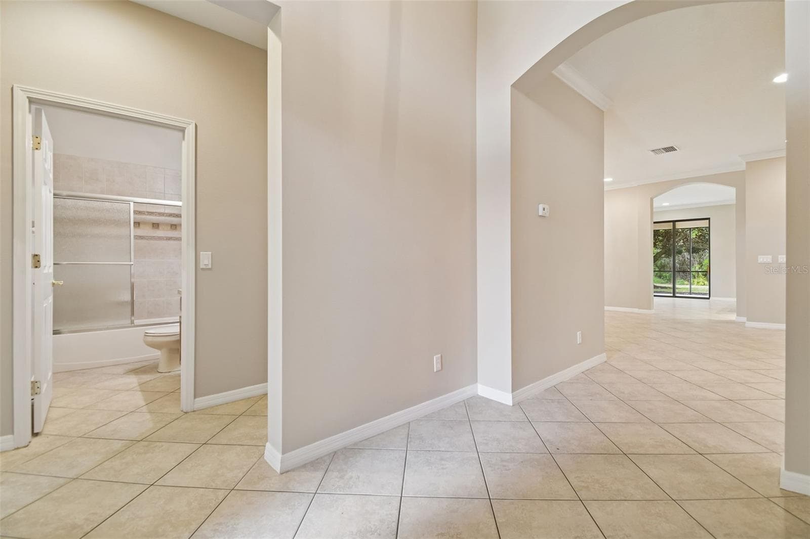 127 Silver Falls Dr photo 5