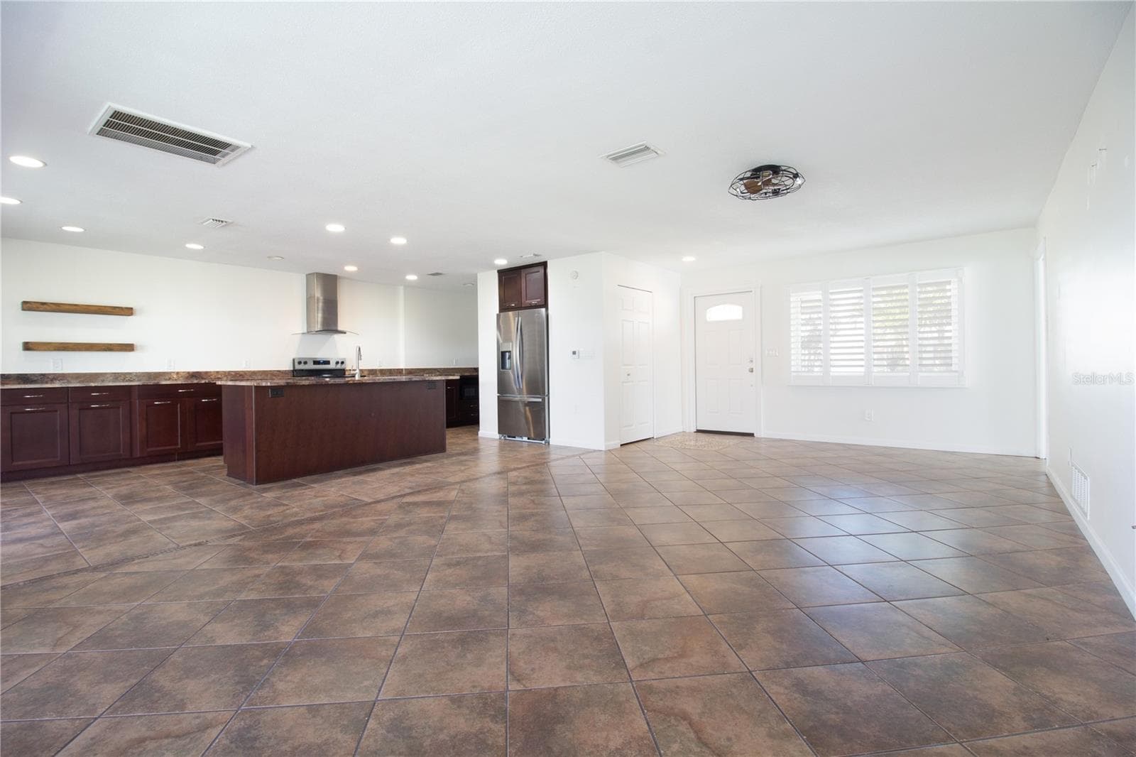 6575 Green Valley Dr photo 3