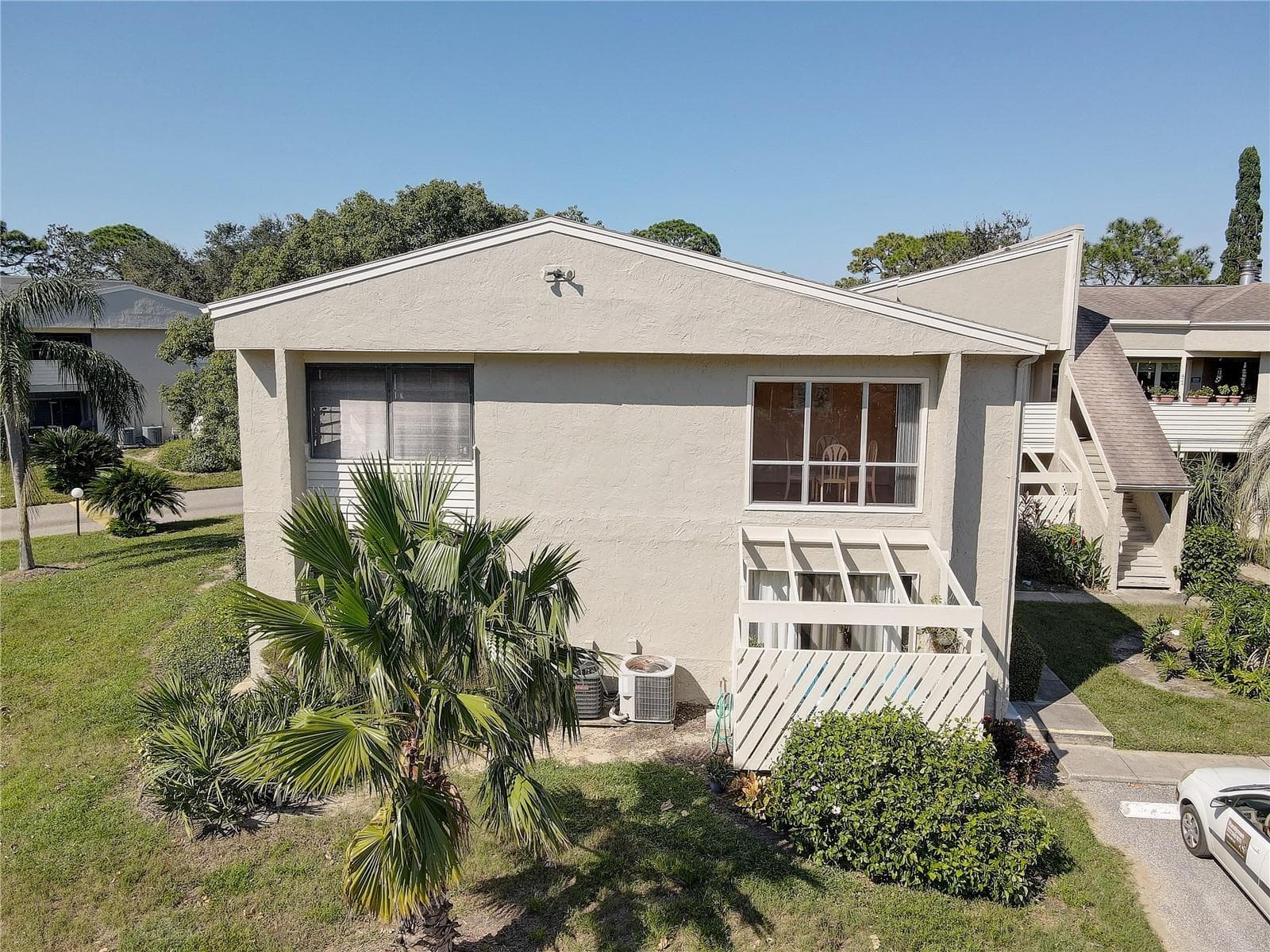 428 Windrush Bay Dr