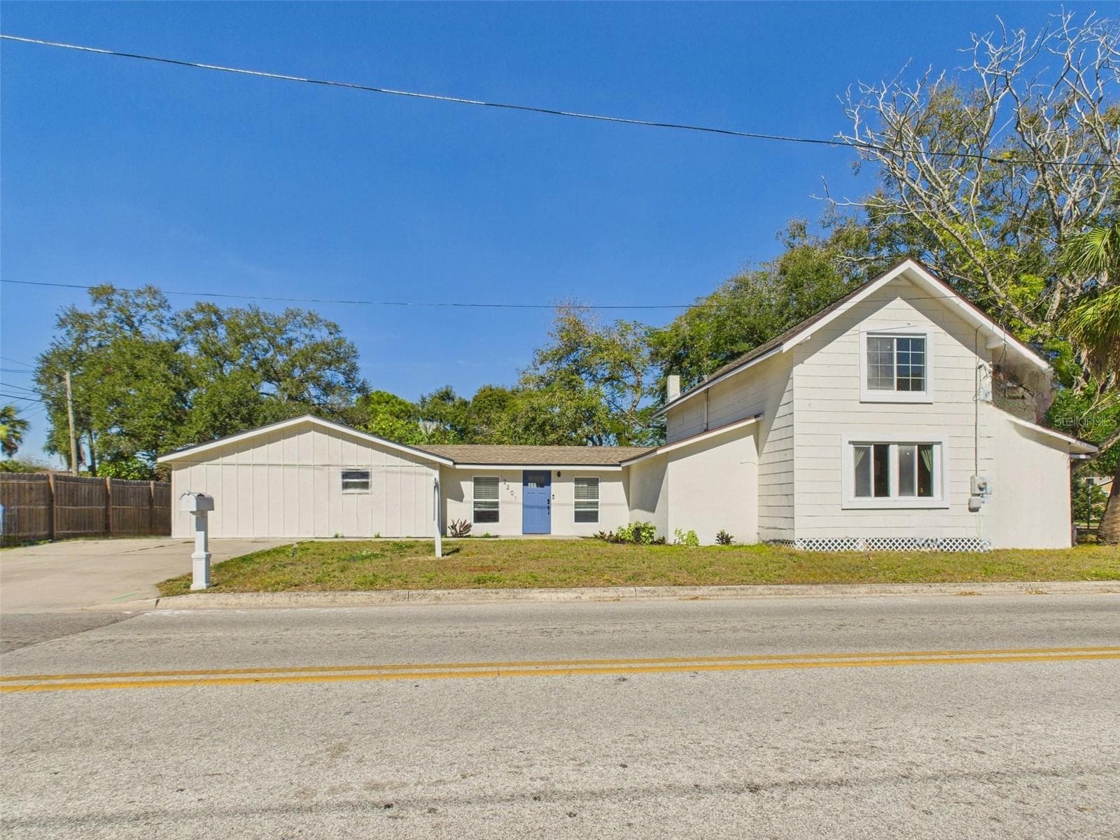 2201 50th Ave N photo 3